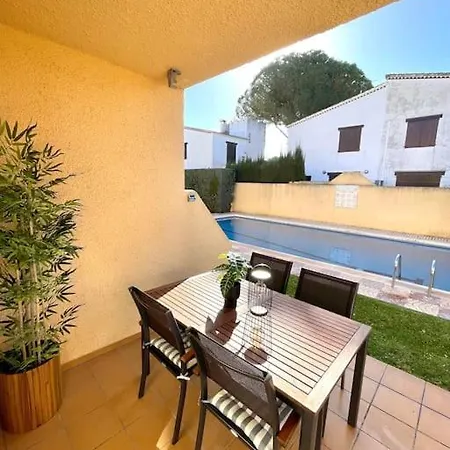 Lovely House On The Costa Brava With Pool L' Escala Buitenkant foto